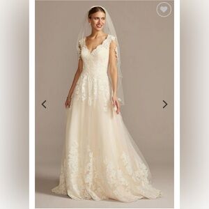 Elegant Lace Wedding Dress